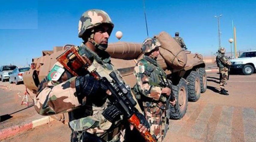 الجزائر تعلن تفكيك شبكة تتاجر بالأسلحة الحربية