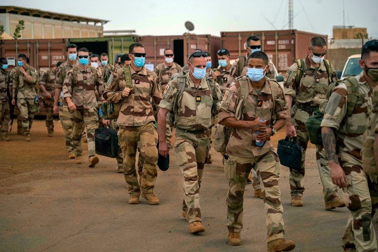 فرنسا تعترف بفشلها العسكري امام التنظيمات الارهابية في مالي