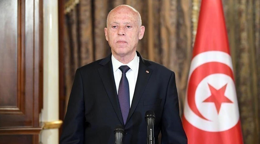الرئيس التونسي: أنا أستاذ قانون ولست دكتاتوراً