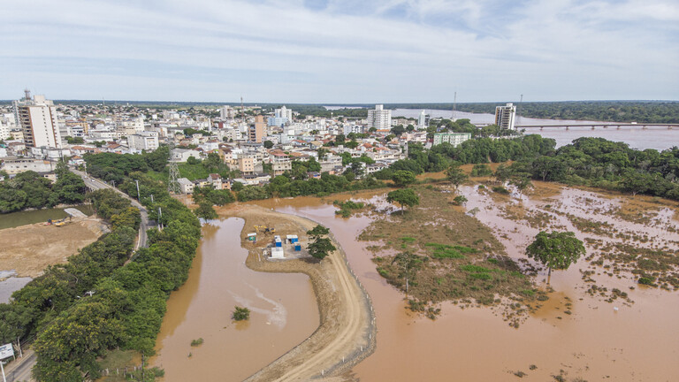 البرازيل.. حصيلة ضحايا الفيضانات ترتفع إلى 139 وتواصل عمليات البحث عن مفقودين 