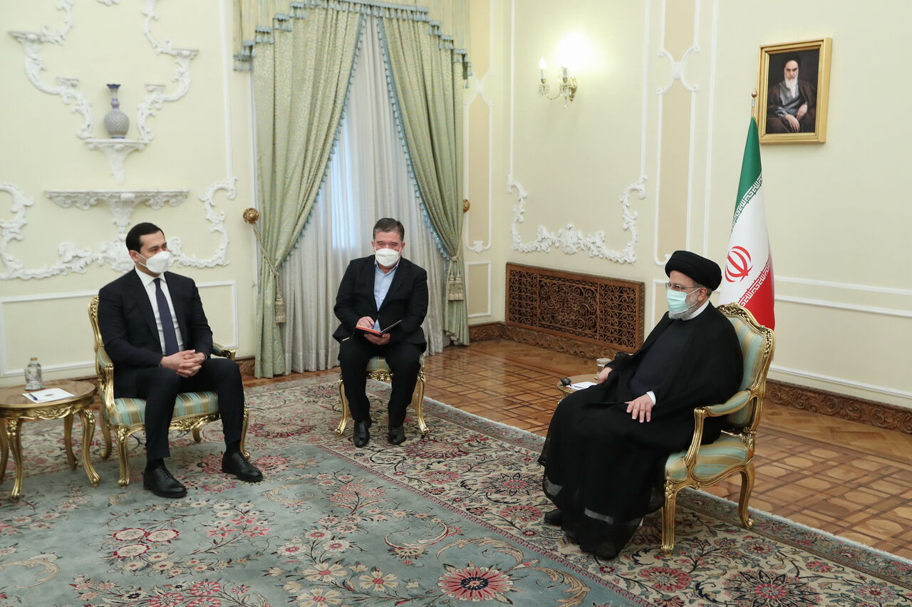 رئيسي : ايران تريد علاقات متنامية في كافة المجالات مع اوزبكستان