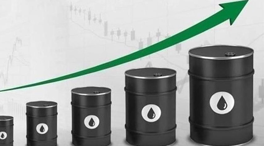أسعار النفط تصعد 3.5 بالمئة مع تصاعد توترات شرق أوروبا