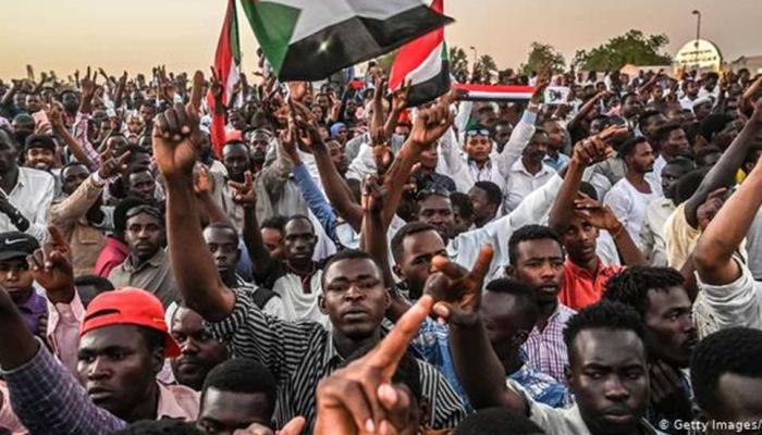 مظاهرات وسط السودان تطالب بالحكم المدني