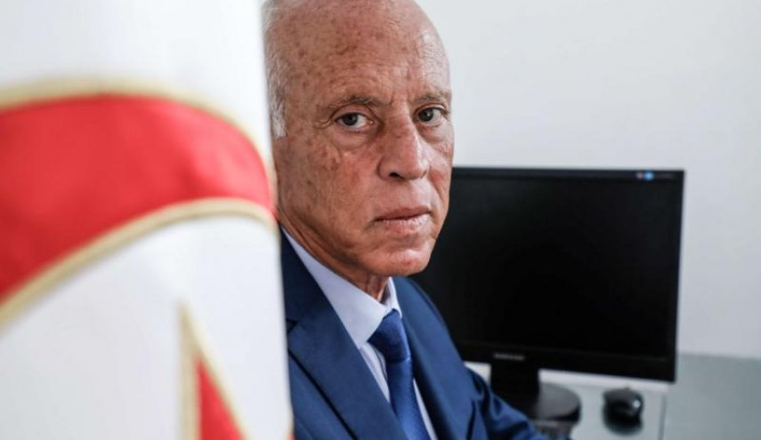 أحزاب تونسية تحذر من تدخل الرئيس في الإعلام