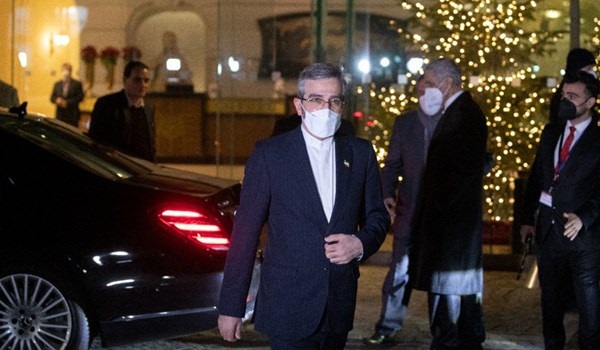 كبير المفاوضين الايرانيين يصل فيينا