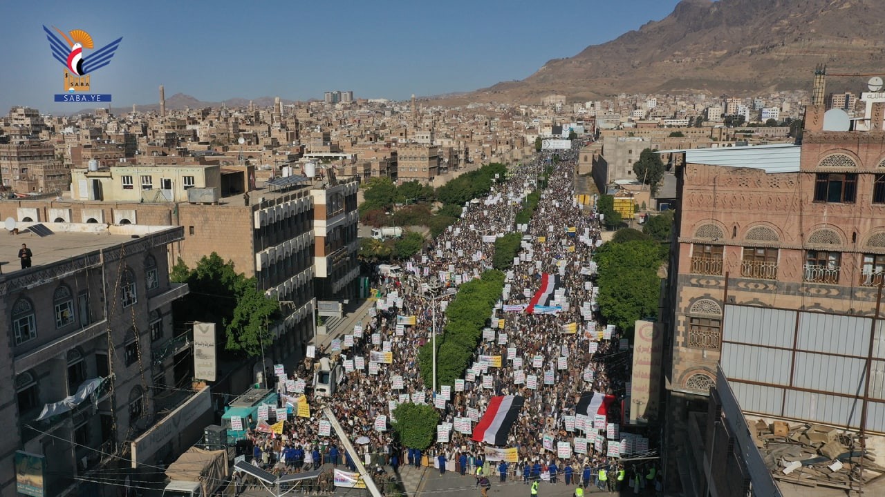 مسيرة جماهيرية بصنعاء ضد الحصار ومنع دخول المشتقات النفطية