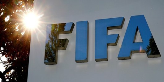 الفيفا يعتزم منح "حرية مشروطة" للاعبين الأجانب في روسيا وأوكرانيا