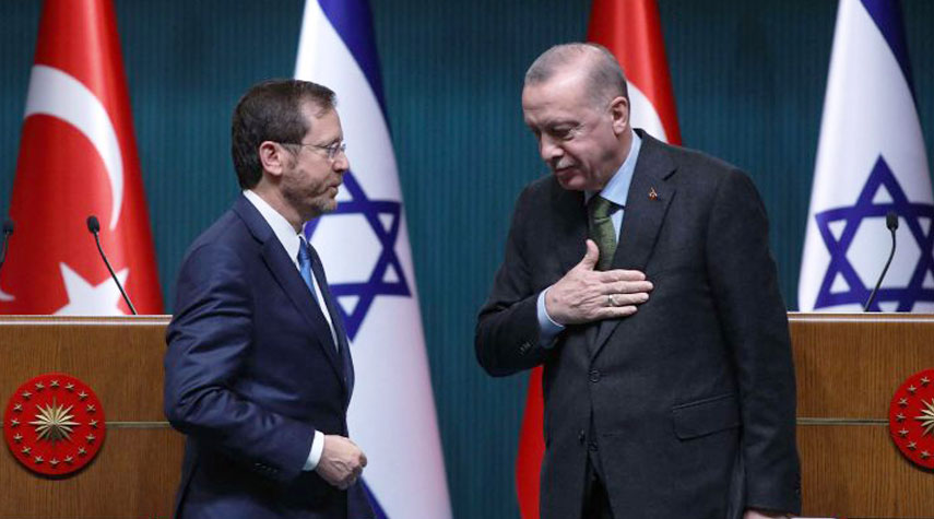 فصائل فلسطينية تنتقد أردوغان بعد استقباله رئيس كيان الإحتلال