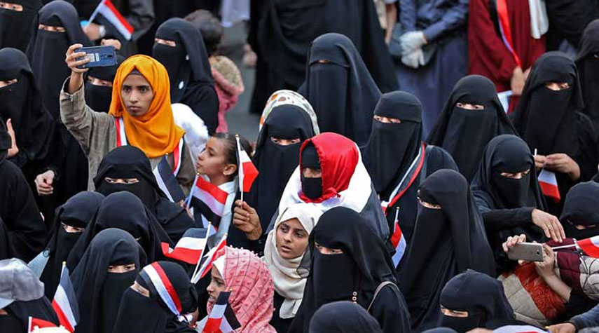 وقفات احتجاجية نسائية في اليمن استنكاراً لاستمرار العدوان والحصار