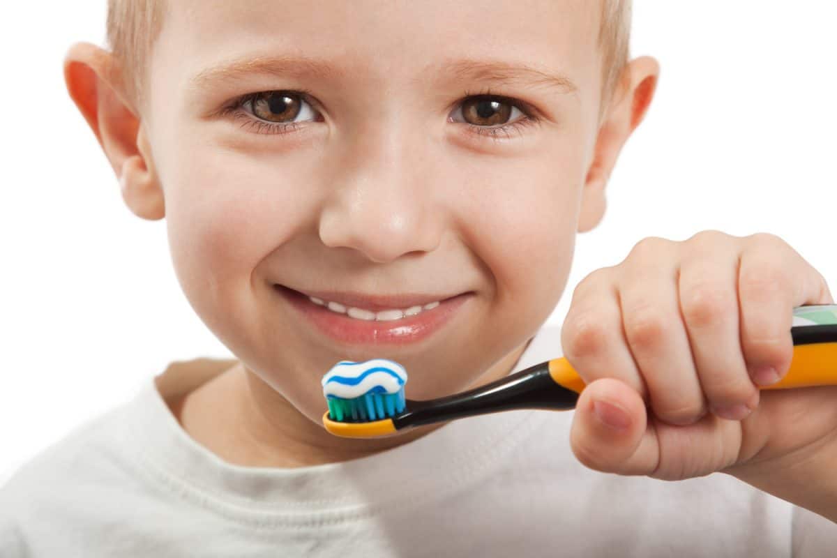 هل ابتلاع معجون الأسنان مضر بالصحة خاصة لدى الأطفال؟