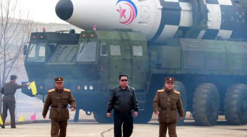 زعيم كوريا الشمالية يتعهد ببناء قدرات عسكرية ساحقة