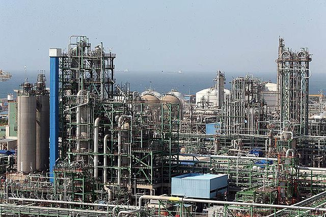 النفط الايرانية : تصدير شحنة بنزين و 3 شحنات سولار خلال الشهر الاخير