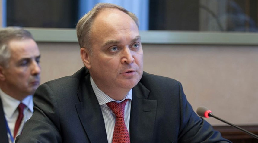 سفير روسيا لدى واشنطن: الغرب يمارس صب الزيت على نار الصراع في أوكرانيا