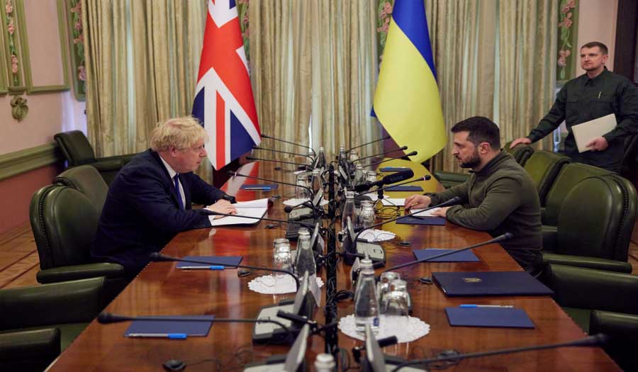 جونسون في كييف: بريطانيا تتعهد بتزويد أسلحة إضافية لأوكرانيا
