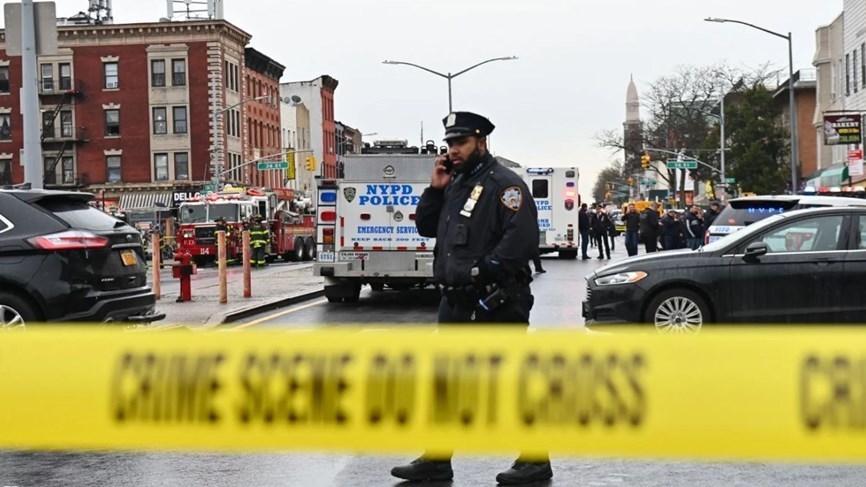 شرطة نيويورك تنشر صورة المشتبه به في حادثة إطلاق النار في بروكلين