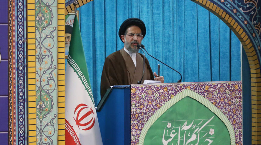 إمام جمعة طهران: قواتنا المسلحة جعلت إيران رمزاً للقوة والأمن