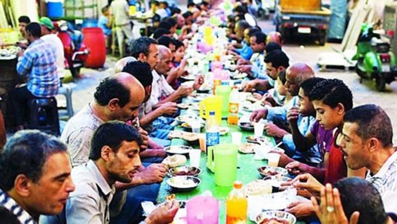 مصر تنظم أطول مائدة إفطار رمضانية