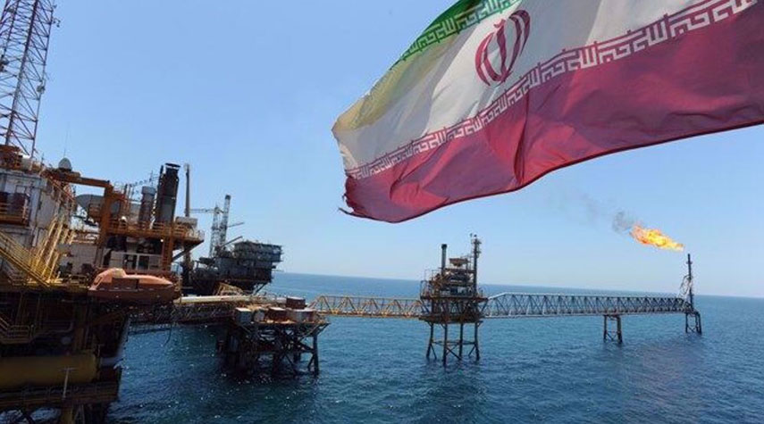 إيران تعلن استعدادها لتوسيع نظام المقايضة النفطية