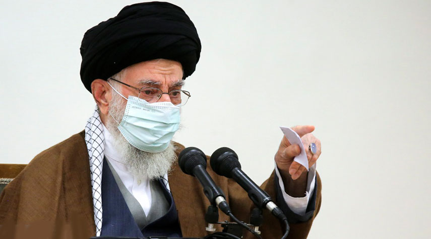 قائد الثورة الاسلامية ينعى رحيل آية الله السيد البجنوردي