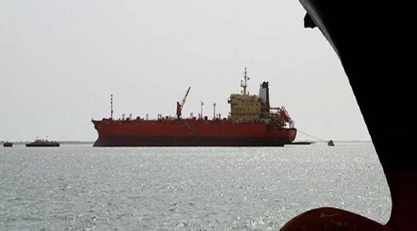 حرس الثورة يوقف سفينة تحمل وقوداً مهرباً في الخليج الفارسي