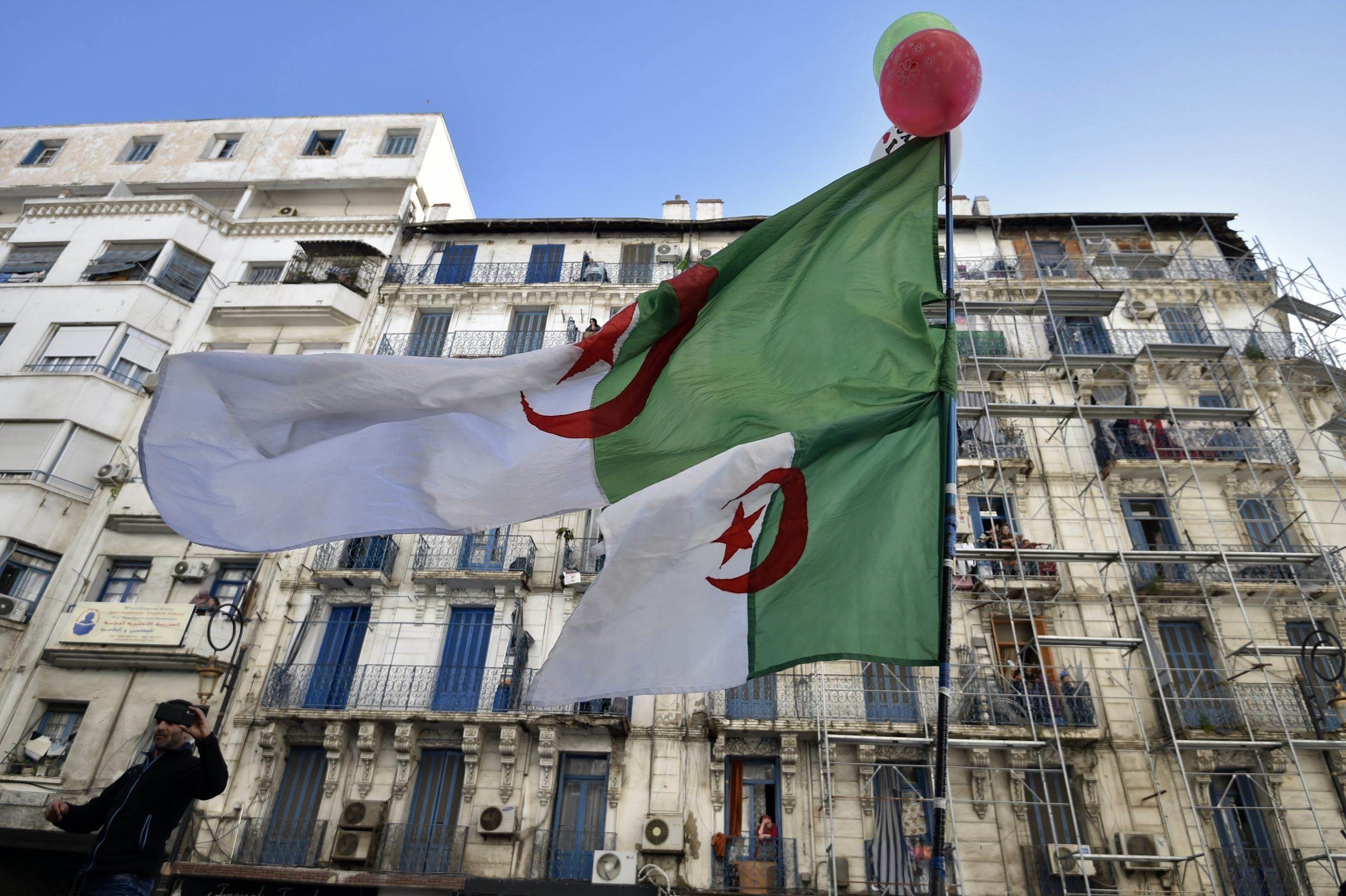 القضاء الجزائري يعلن قراره بشأن المتهمين بقضية أمنهيد