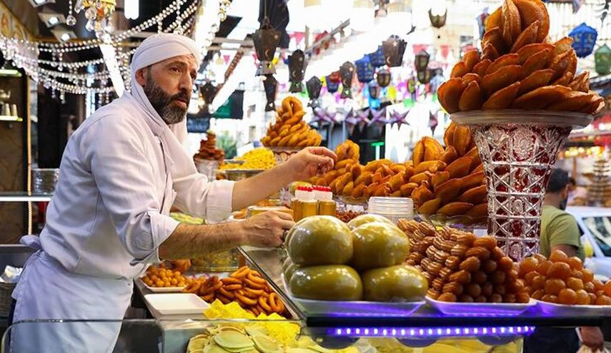 بالصور من دمشق.. أجواء شهر رمضان في سوق الحميدية