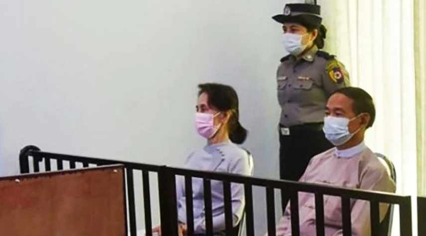الحكم على زعيمة بورما السابقة بالسجن خمس سنوات إضافية