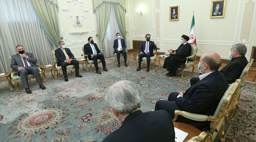 الرئيس الإيراني يشير الى دور البرلمان العراقي الجديد في تطوير التعاون الثنائي بين البلدين
