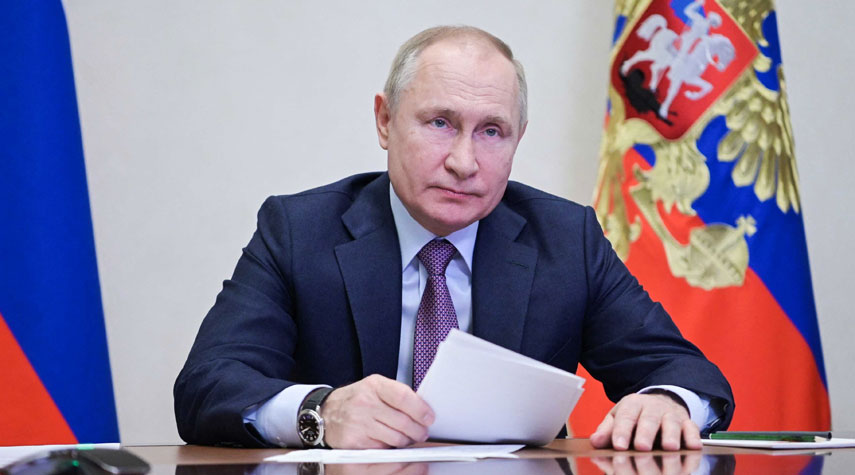 الرئيس الروسي يوقع على قرار فرض العقوبات الاقتصادية على الغرب