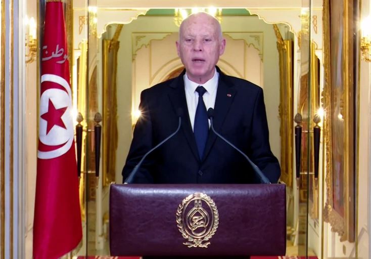 الرئيس التونسي يحذر من سياسة الارض المحروقة في البلاد