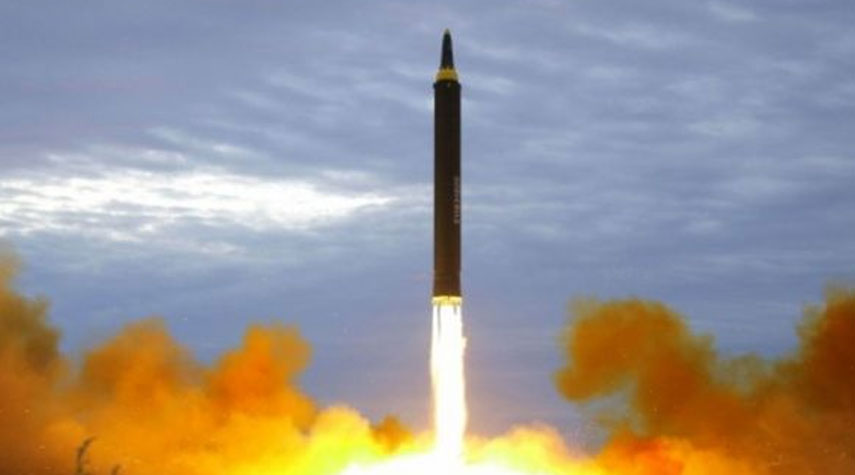 سيئول: كوريا الشمالية أطلقت صاروخاً باليستياً من غواصة