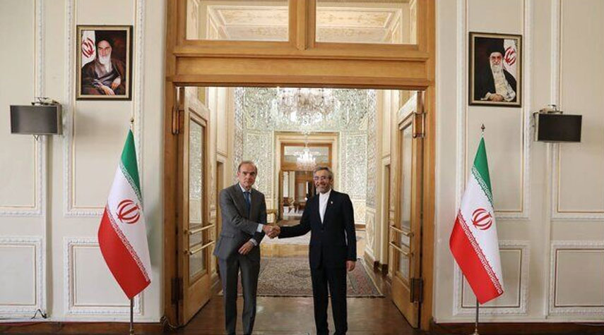 نائب وزير الخارجية الإيراني يلتقي نائب مفوض السياسة الخارجية بالإتحاد الأوروبي