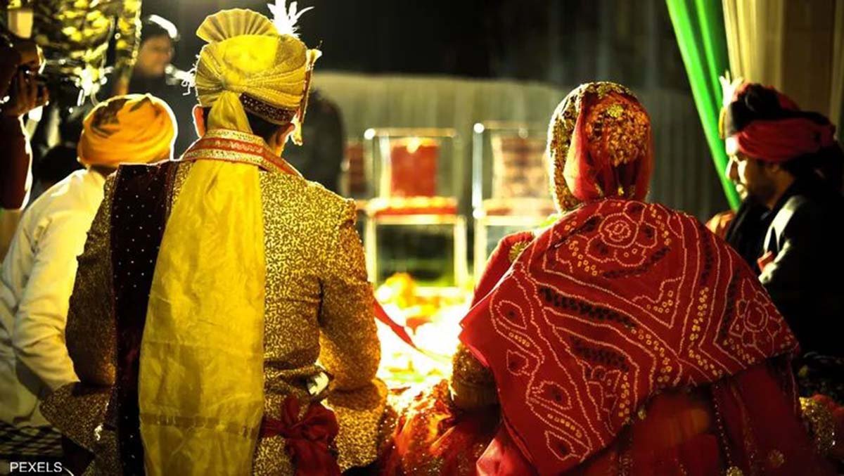 حادث غريب.. زواج شقيقتين من رجل بالخطأ في الهند