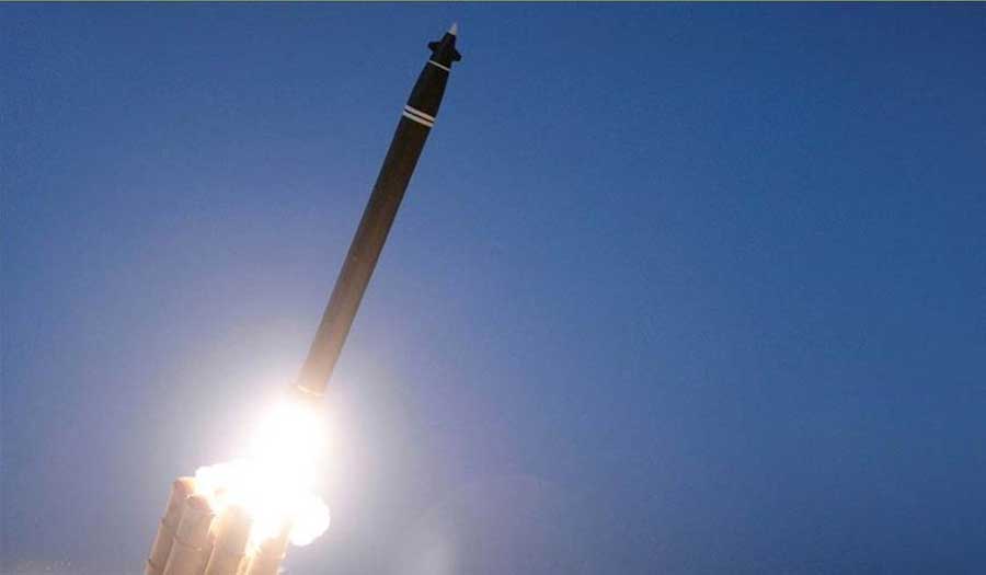 كوريا الشمالية تطلق 3 صواريخ بالستية باتجاه بحر اليابان