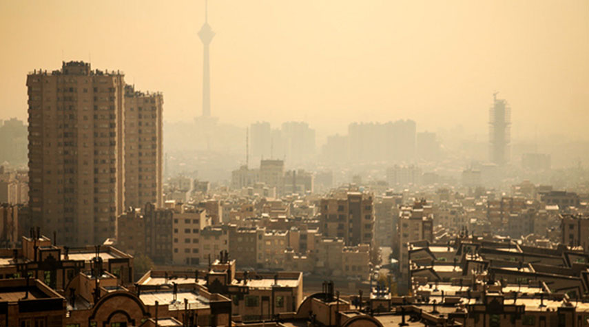 اغلاق المدارس في 10 محافظات ايرانية بسبب تلوث الهواء
