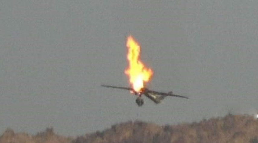 القوات اليمنية تسقط طائرة تجسس تركية الصنع تابعة للعدوان في حجة