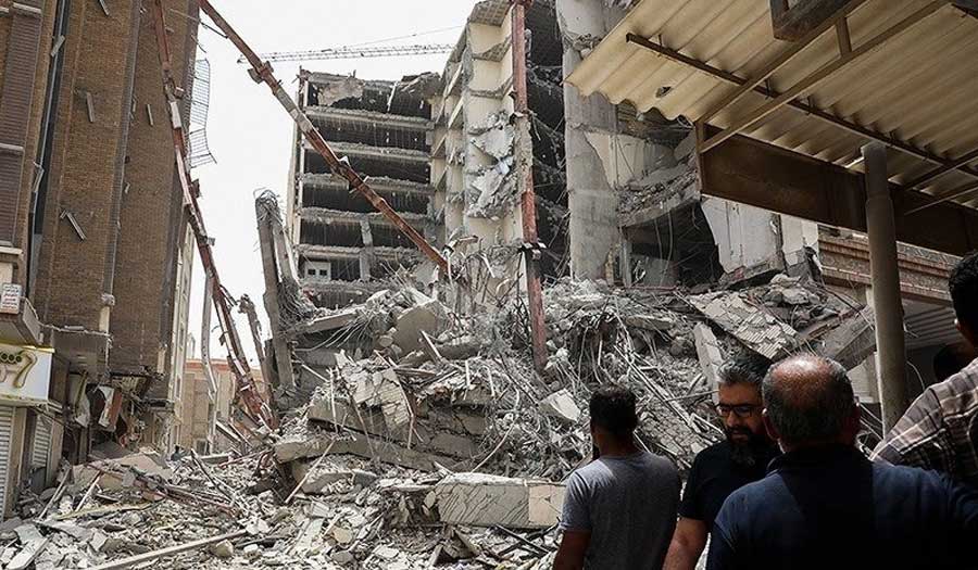 قائد الثورة يؤكد معاقبة المقصرين في حادث انهيار مبنى آبادان