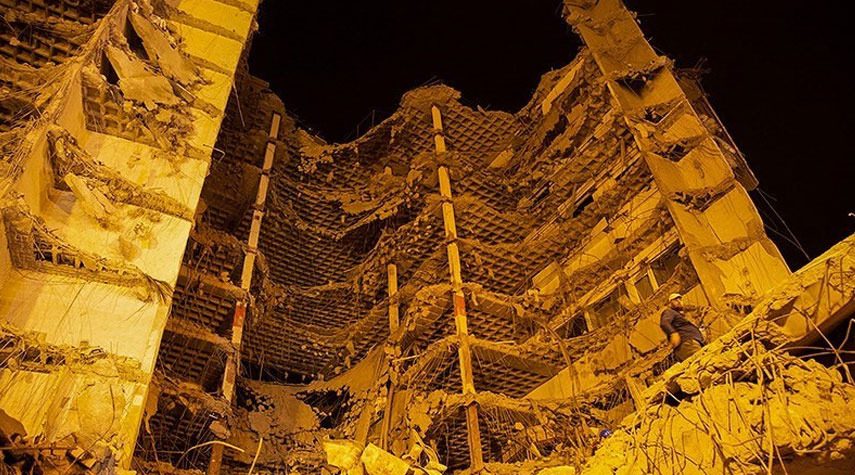 إيران.. حصيلة ضحايا انهيار مبنى آبادان ترتفع إلى 32 شخصاً