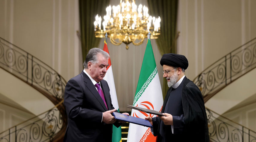 طهران ودوشنبه توقعان 17 وثيقة للتعاون الثنائي