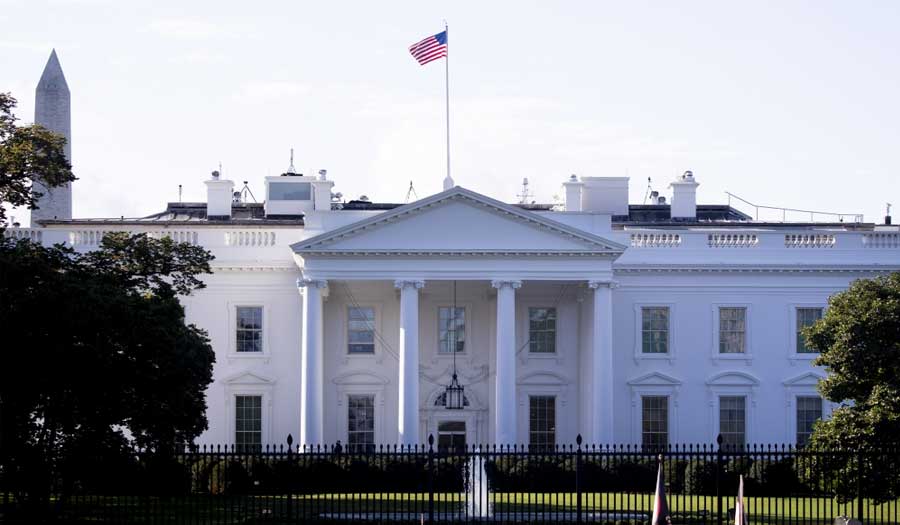 "بوليتيكو": استقالات جماعية لموظفين أفارقة في البيت الأبيض