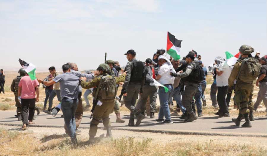 الجيش الإسرائيلي يقمع فعالية لرفع العلم الفلسطيني بالضفة