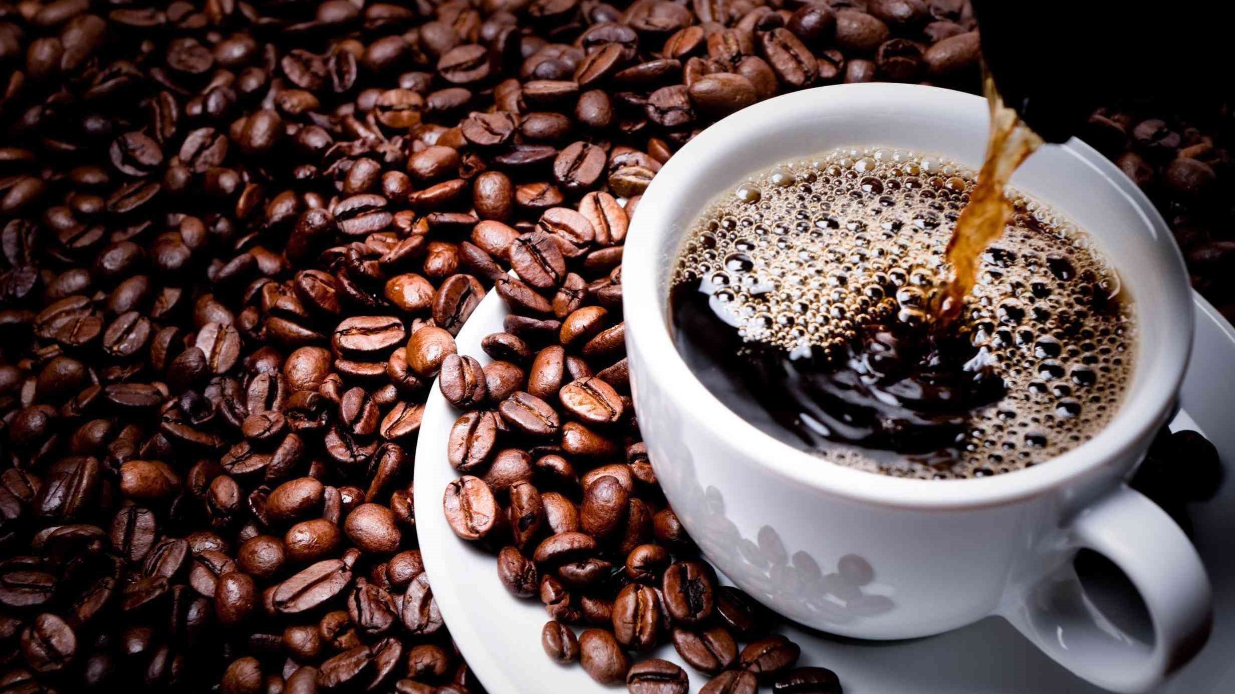 هل شرب القهوة يطيل العمر؟