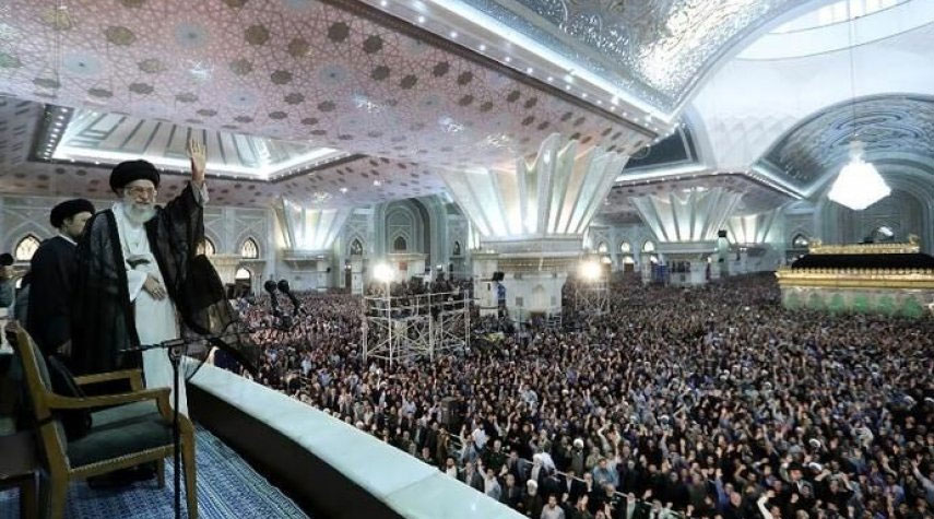 قائد الثورة : كان الإمام الخميني شجاعا متوكلا على الله حاملا روح الجمهورية الإسلامية