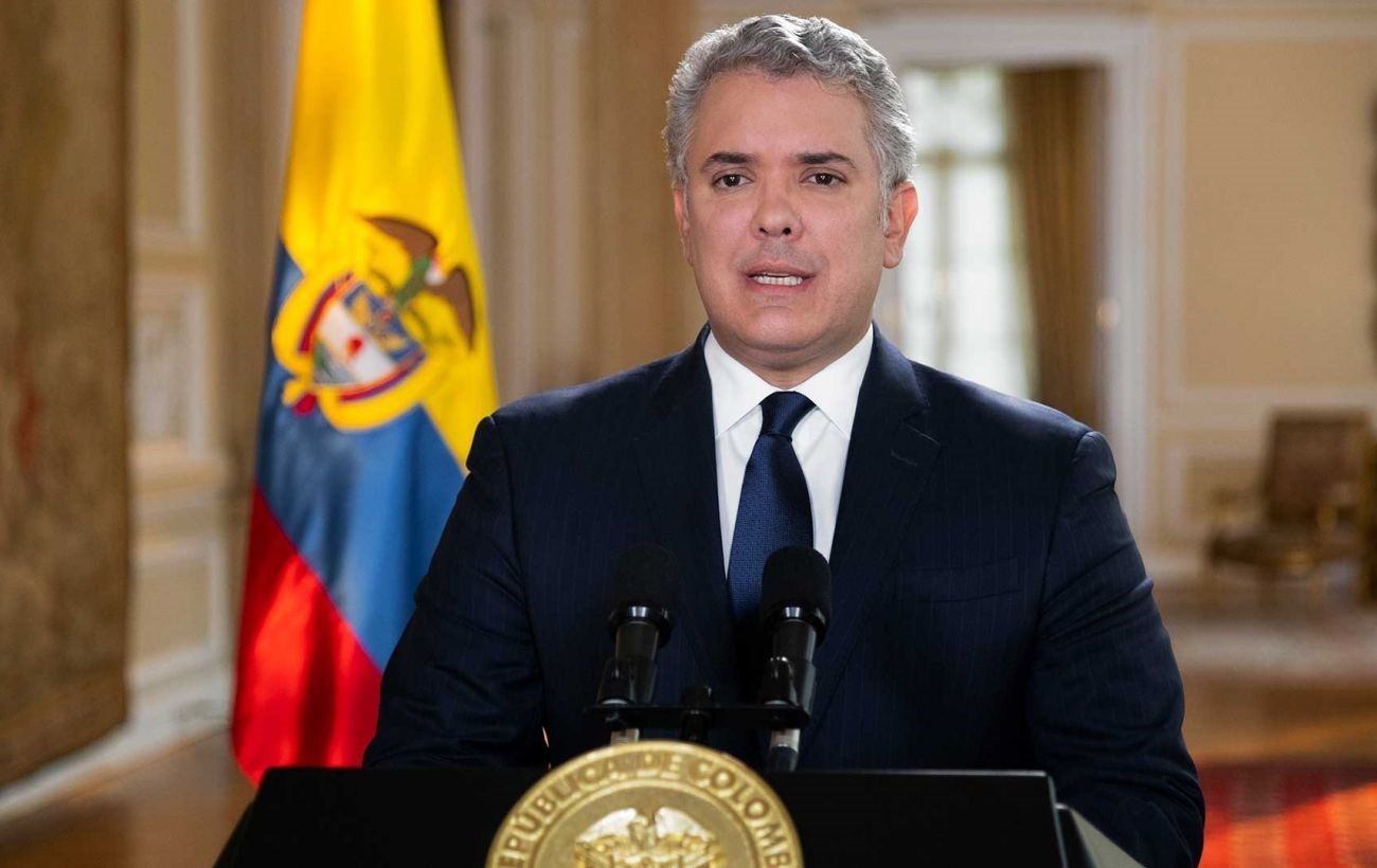 القضاء الكولومبي يأمر بوضع الرئيس قيد الإقامة الجبرية