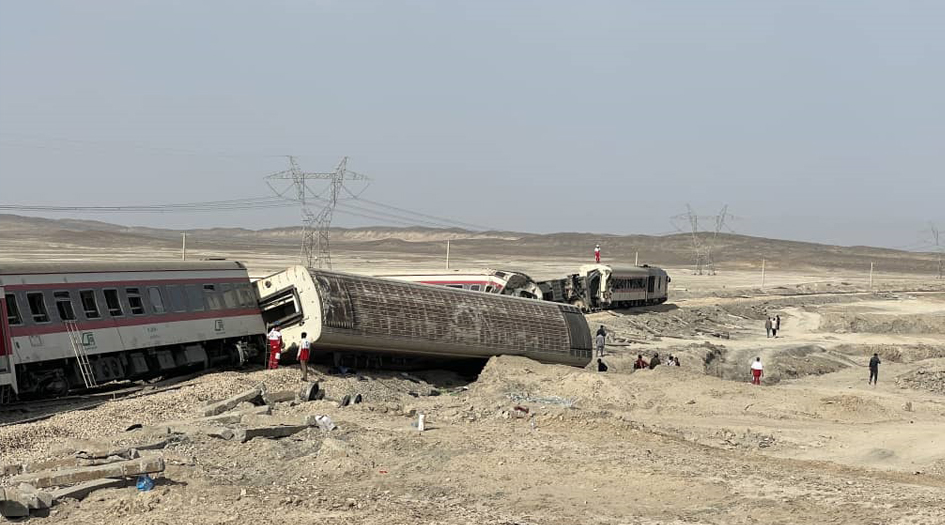 22 قتيلا وجريحا في حادث خروج قطار عن مساره في ايران