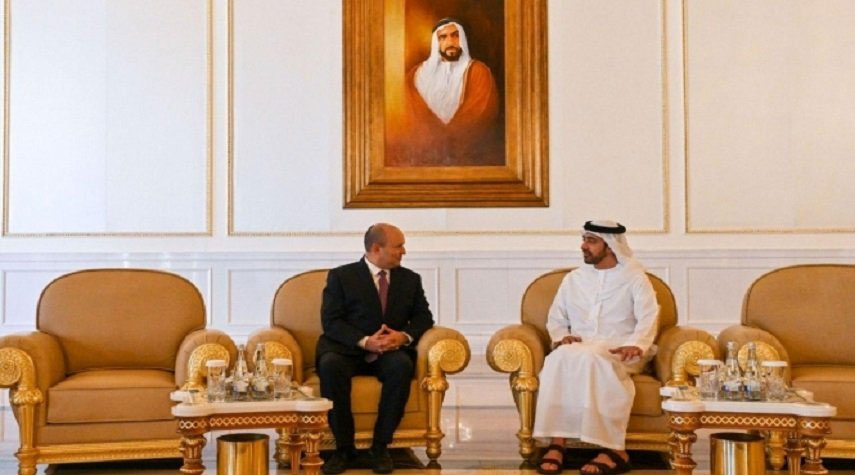 رئيس الوزراء الصهيوني يصل أبوظبي في زيارة لم يعلن عنها سابقاً