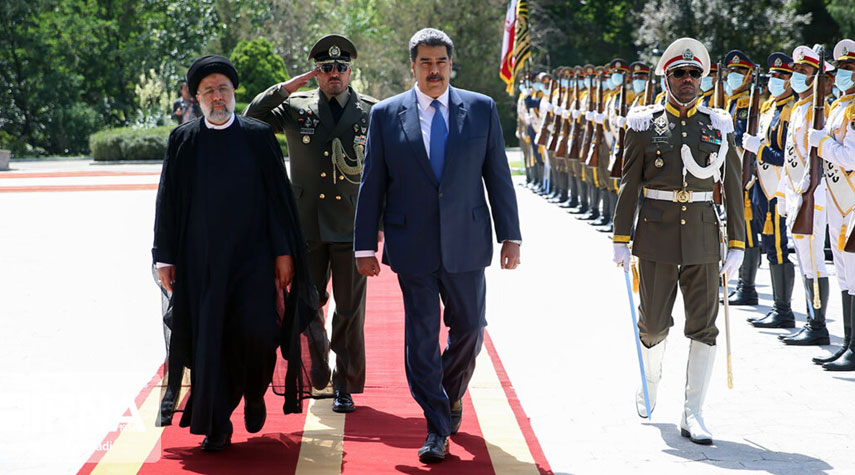 الرئيس الإيراني يستقبل نظيره الفنزويلي رسمياً
