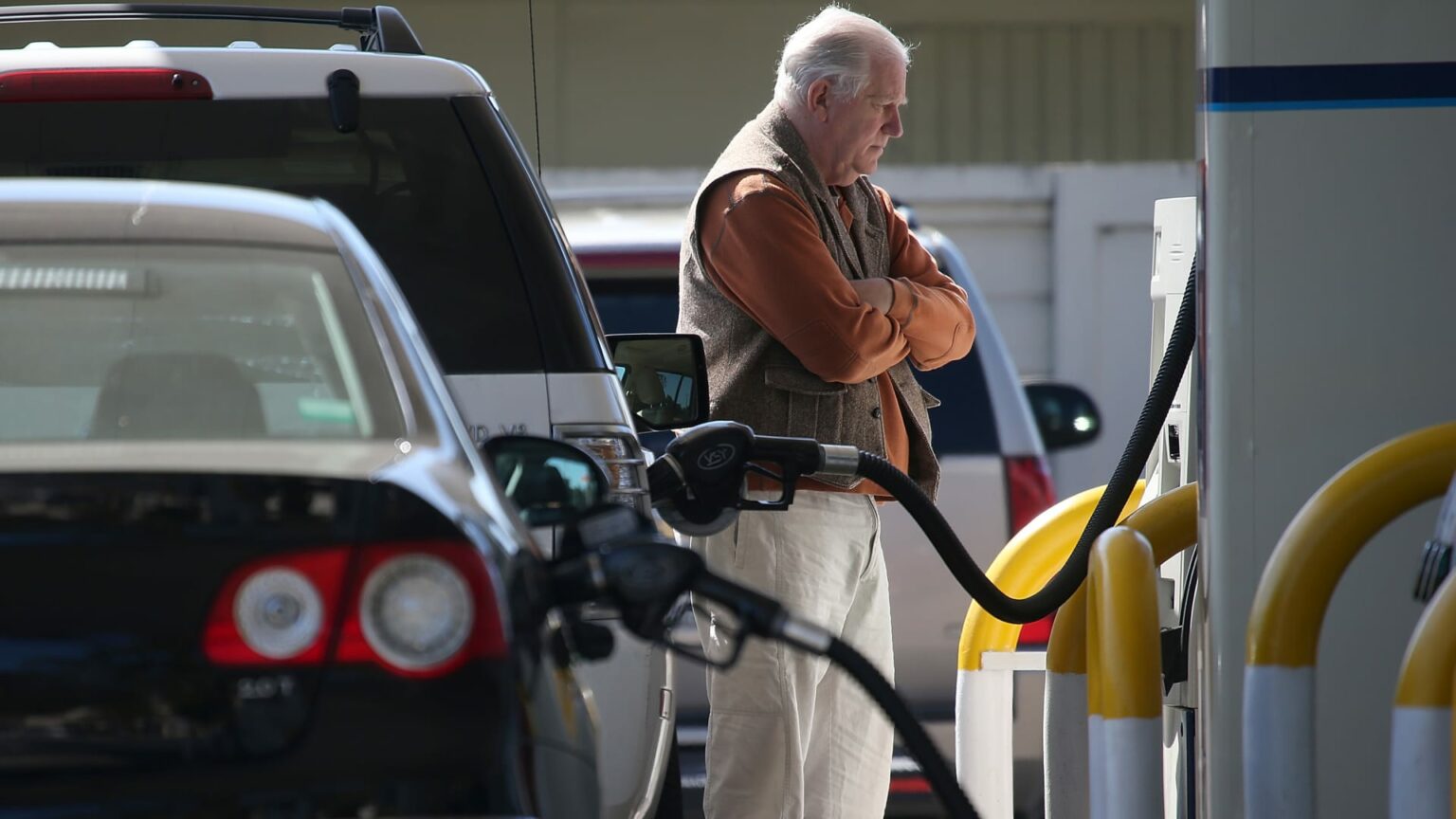 أمريكا.. سعر الوقود يصل لـ 5 دولارات