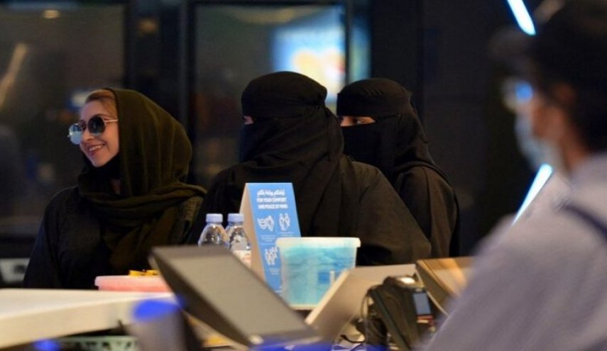 السعودية تلغي إلزامية تغطية شعر المرأة في البطاقة