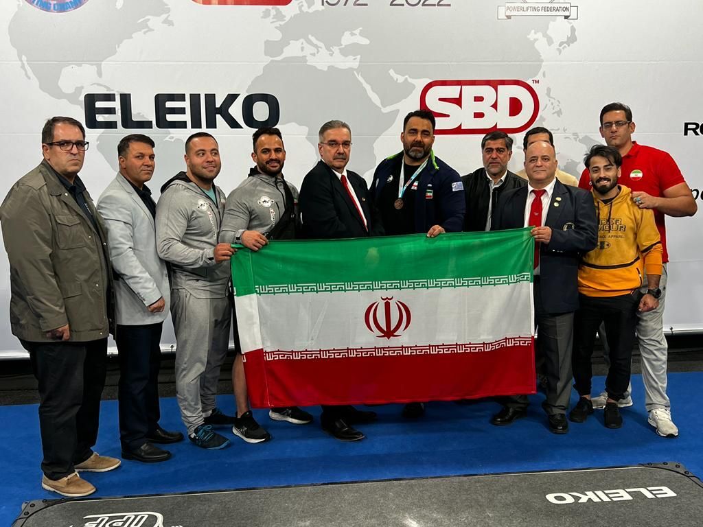 المنتخب الإيراني للقوة البدنية يحصد ميداليات في جنوب أفريقيا